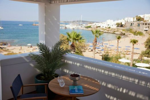 Avant Mar Paros