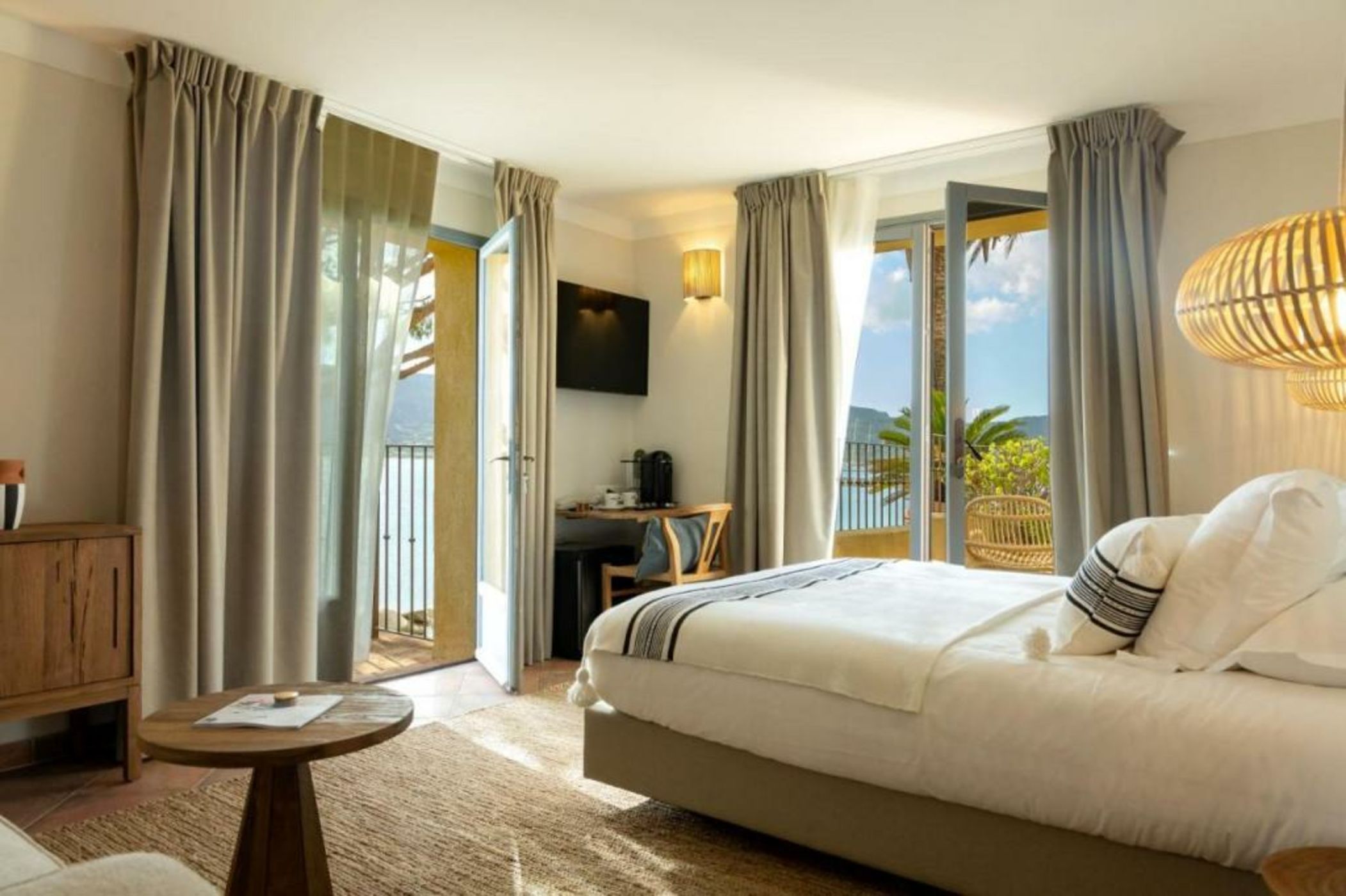 Casa Santini x Roc Seven