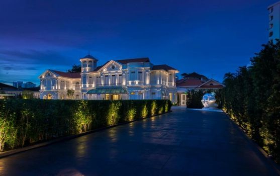 Macalister Mansion