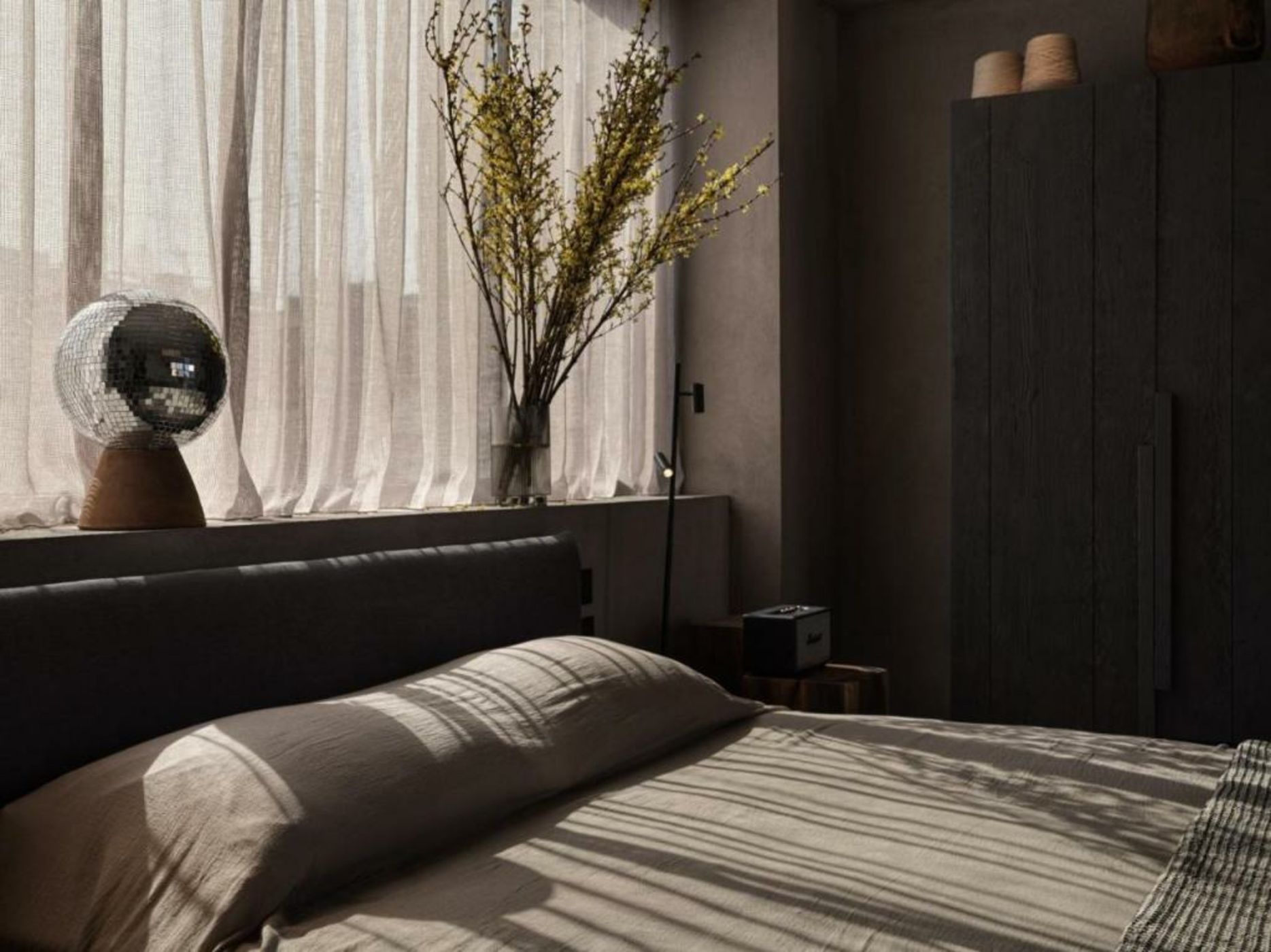 Monastik Living in Athina