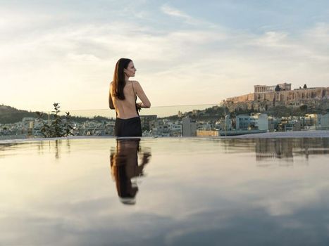 Monastik Living in Athina