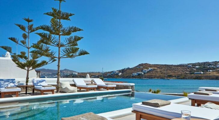 Mykonos Waves Beach House & Suites