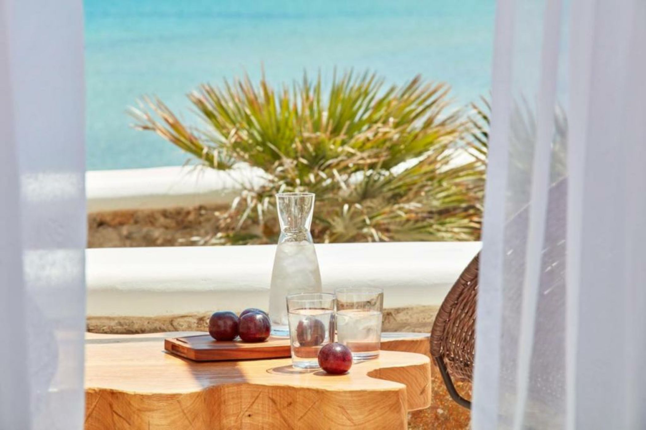 Mykonos Waves Beach House & Suites