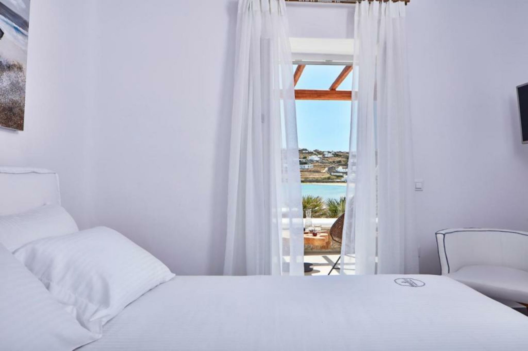 Mykonos Waves Beach House & Suites