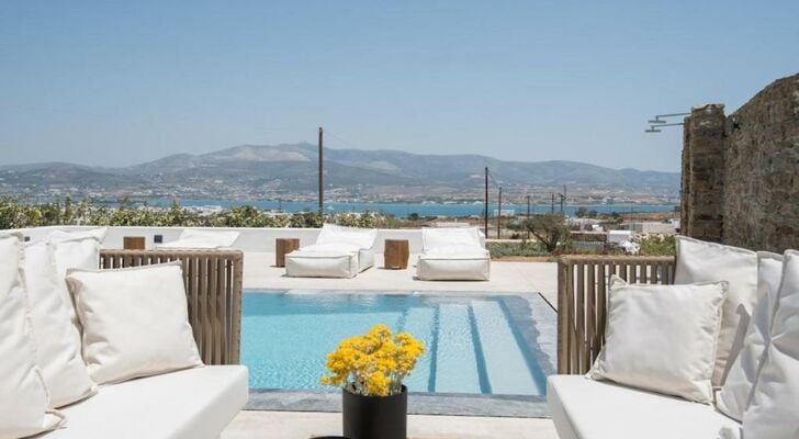 ONEIRO VILLA. ANTIPAROS AS DREAMY AS IT GETS