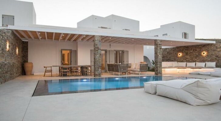 ONEIRO VILLA. ANTIPAROS AS DREAMY AS IT GETS