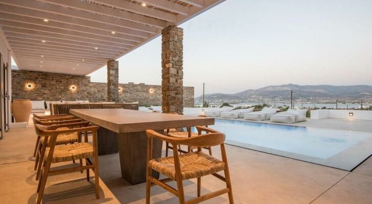 ONEIRO VILLA. ANTIPAROS AS DREAMY AS IT GETS