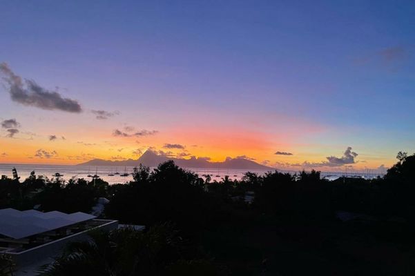 Manuia luxury apartment - Tahiti Punaauia -Wi-Fi Netflix pool & gym