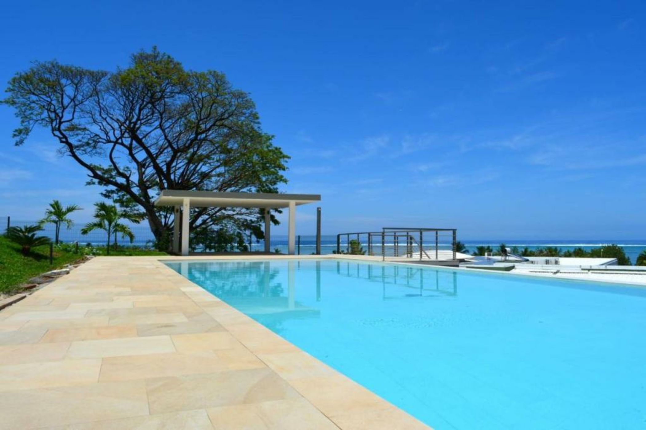 Manuia luxury apartment - Tahiti Punaauia -Wi-Fi Netflix pool & gym