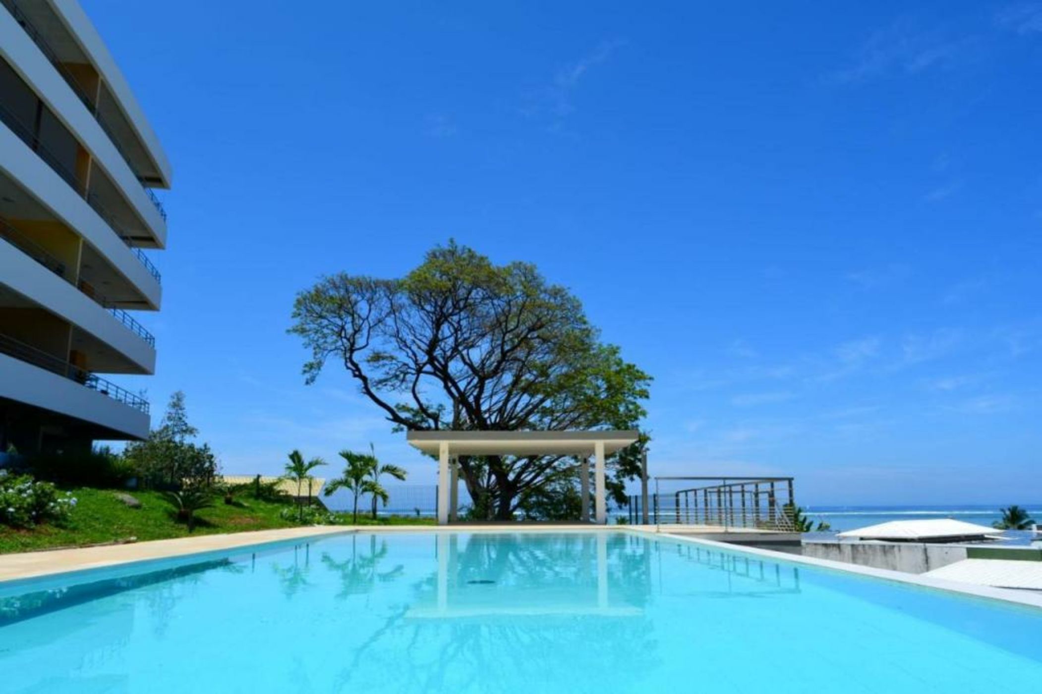 Manuia luxury apartment - Tahiti Punaauia -Wi-Fi Netflix pool & gym