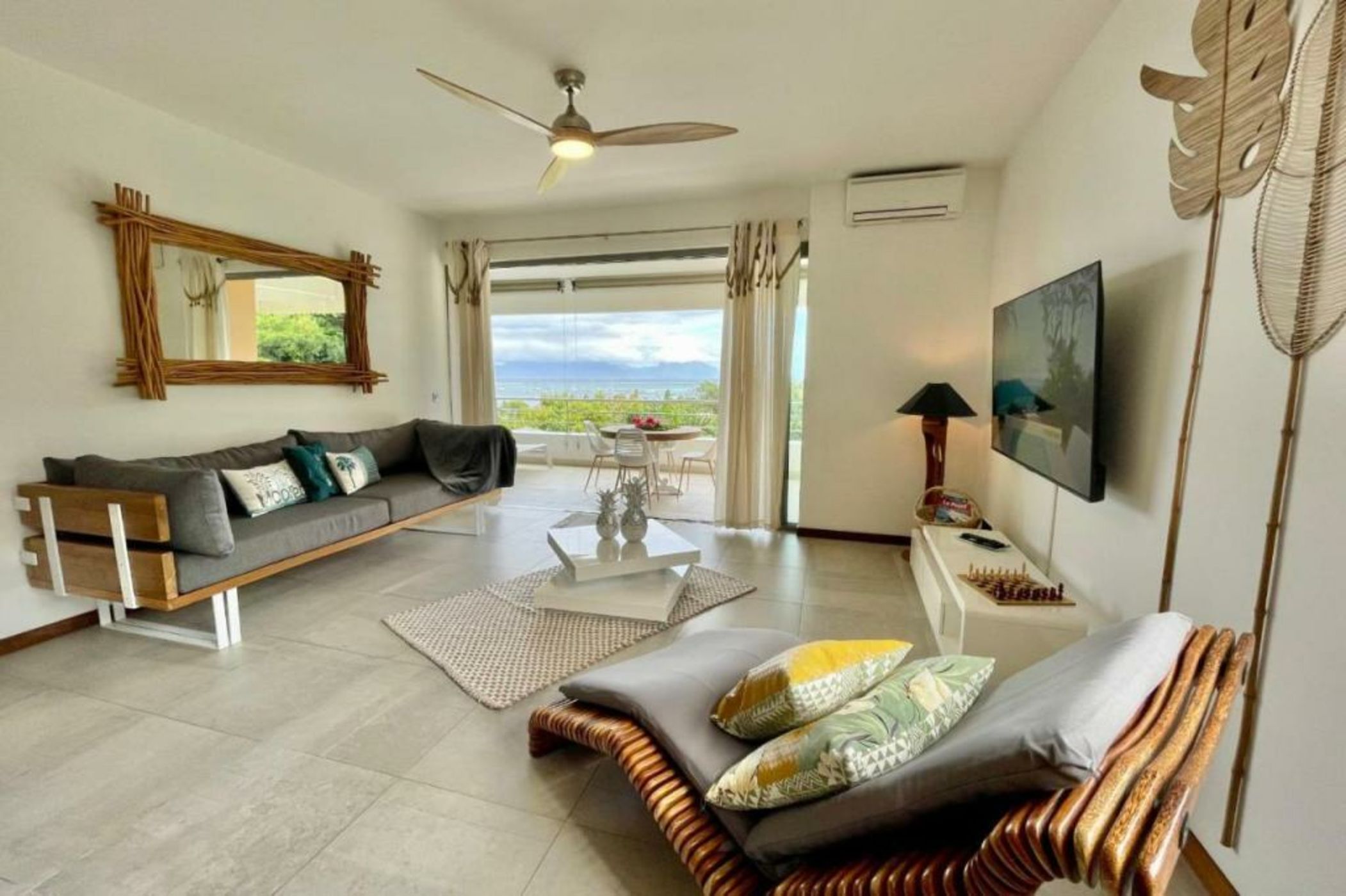 Manuia luxury apartment - Tahiti Punaauia -Wi-Fi Netflix pool & gym