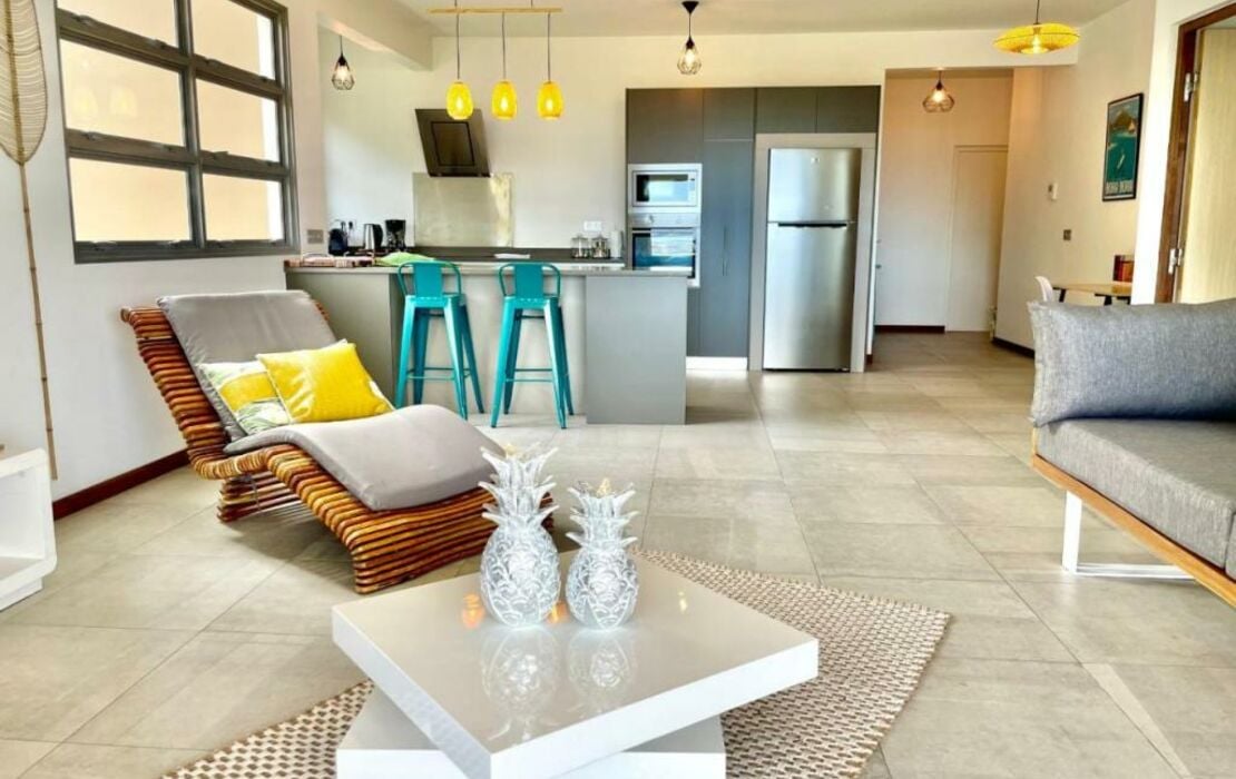 View of Manuia luxury apartment - Tahiti Punaauia -Wi-Fi Netflix pool & gym, a ...