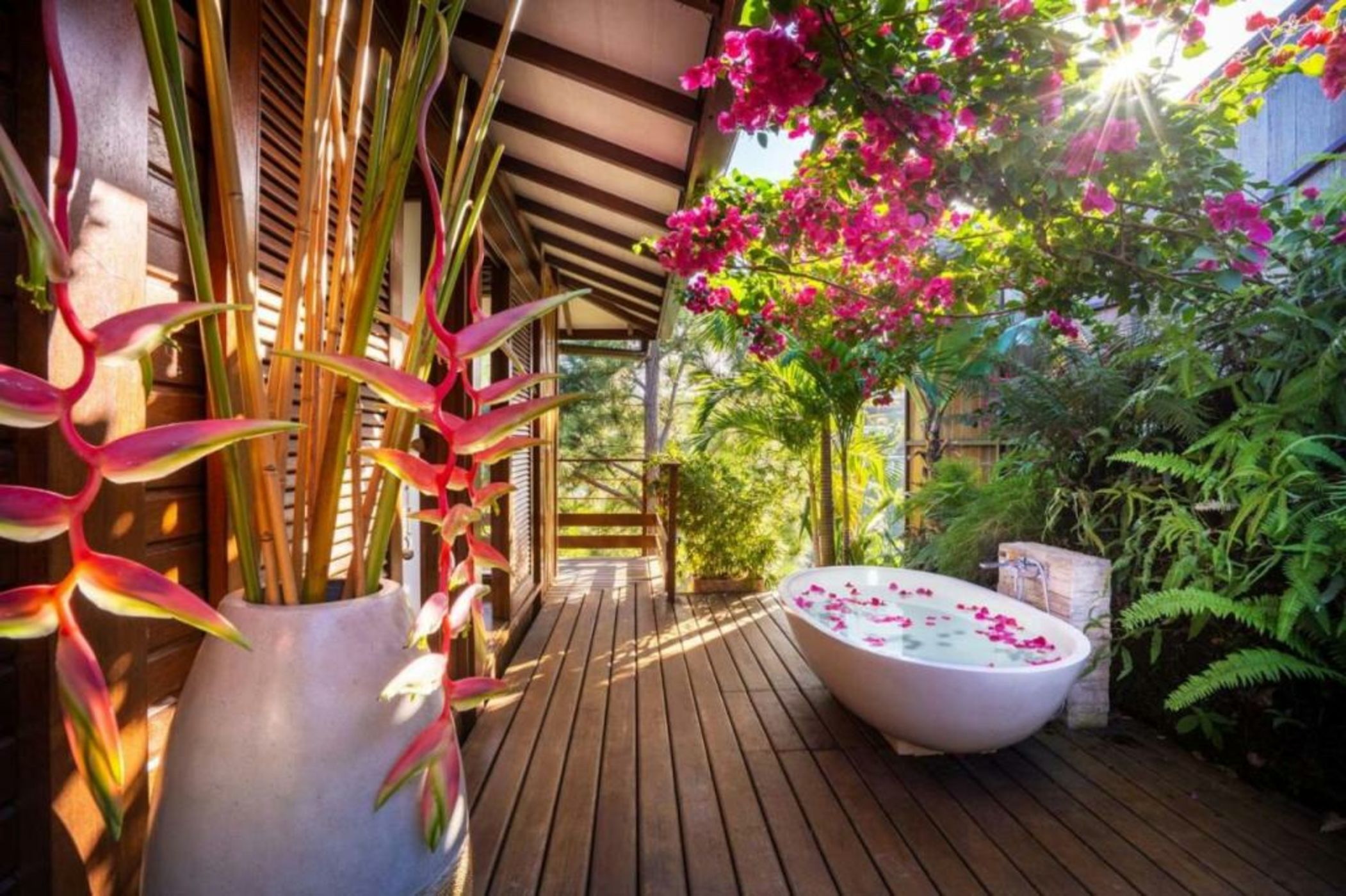 Villa Manuiti, balinese luxury home - private swim SPA, ocean view - OFYR BBQ - KoÏ pond