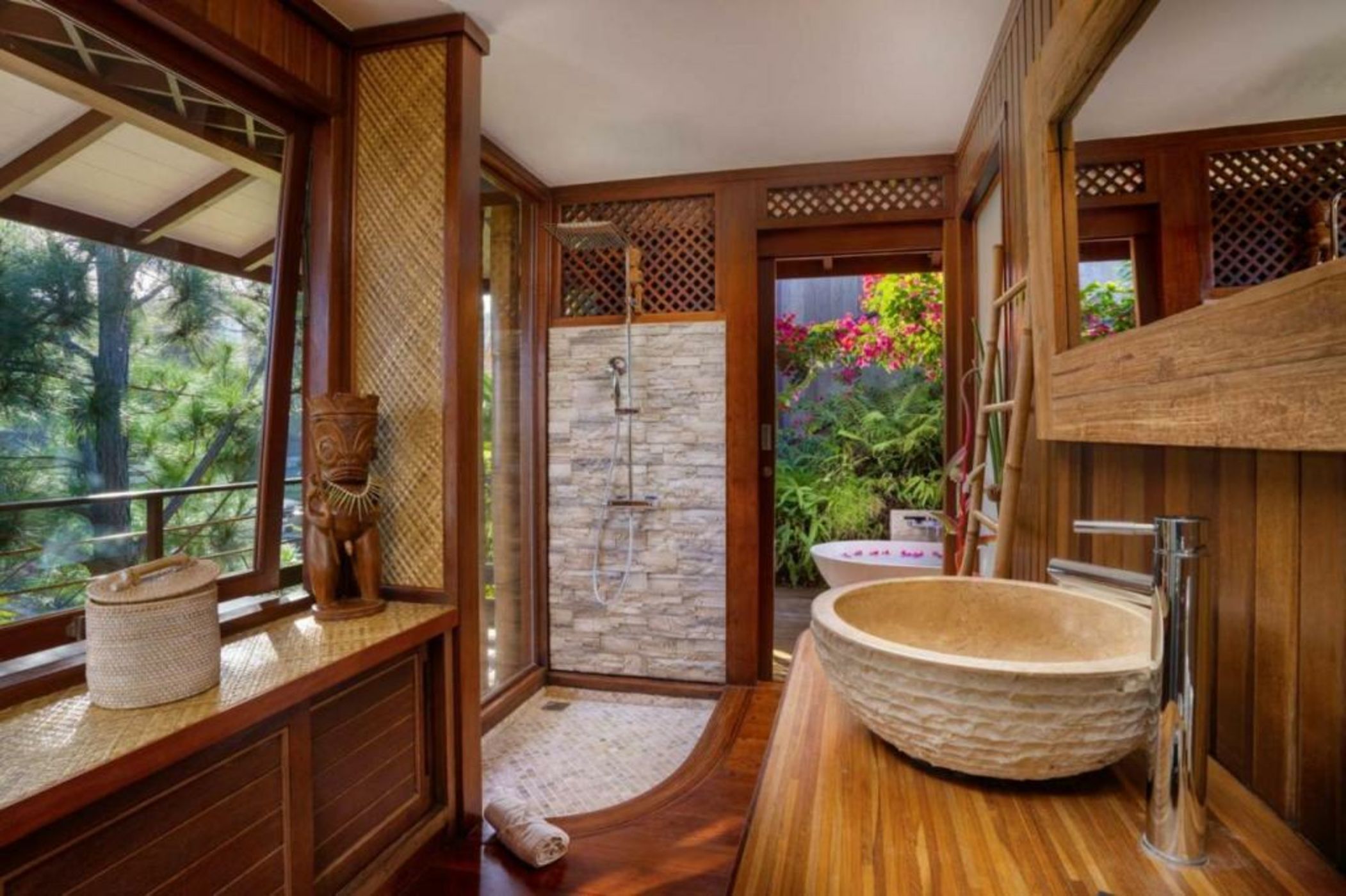 Villa Manuiti, balinese luxury home - private swim SPA, ocean view - OFYR BBQ - KoÏ pond