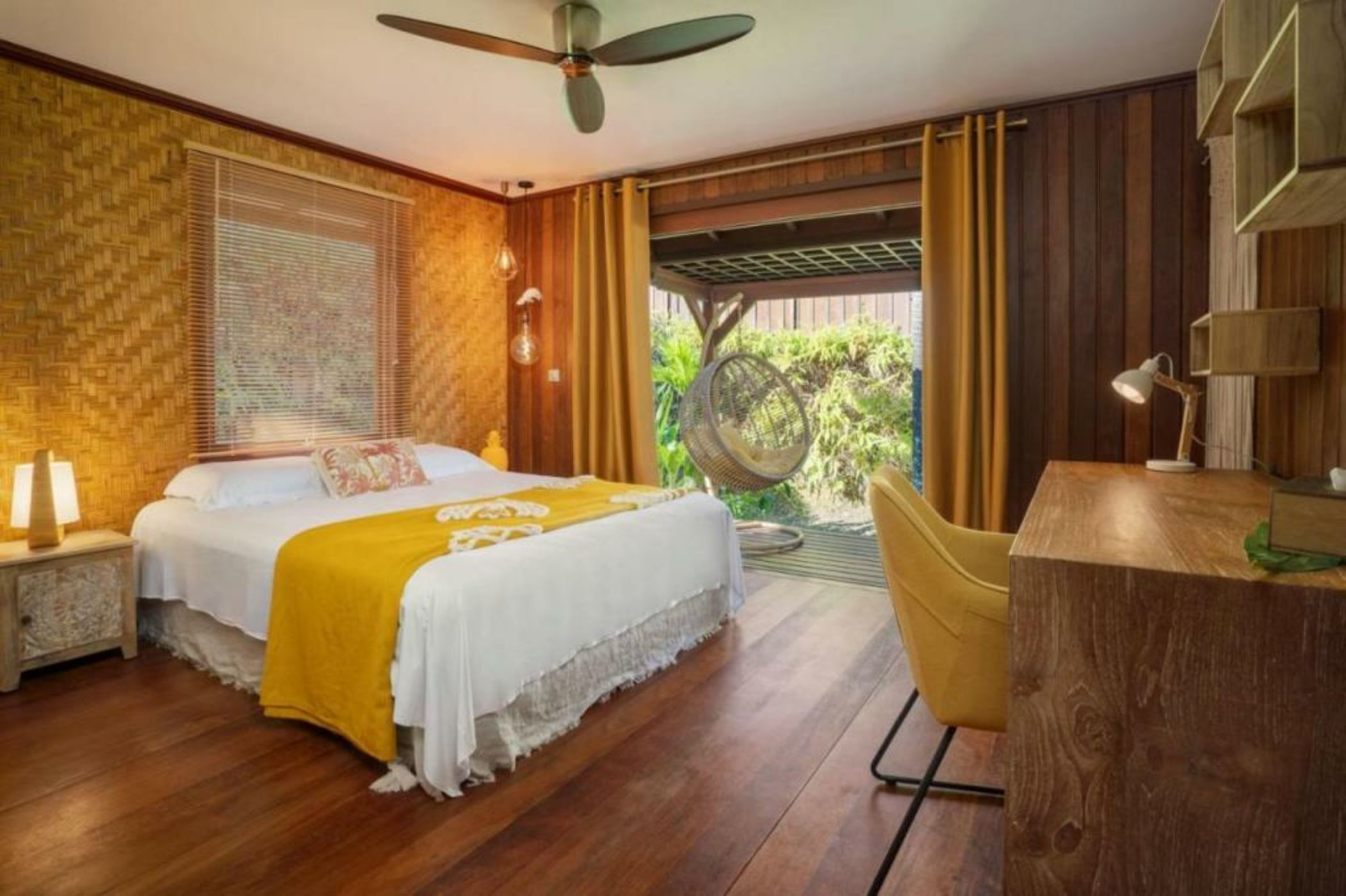 Villa Manuiti, balinese luxury home - private swim SPA, ocean view - OFYR BBQ - KoÏ pond