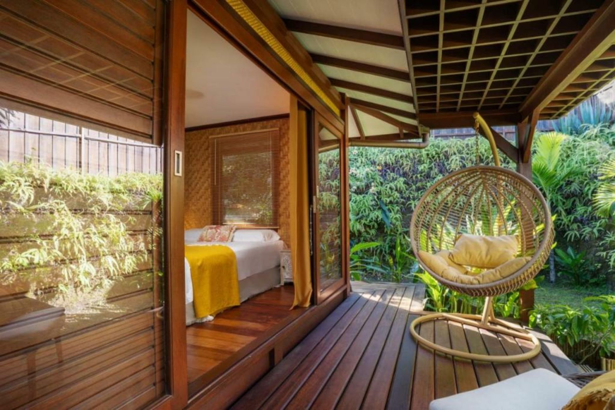 Villa Manuiti, balinese luxury home - private swim SPA, ocean view - OFYR BBQ - KoÏ pond