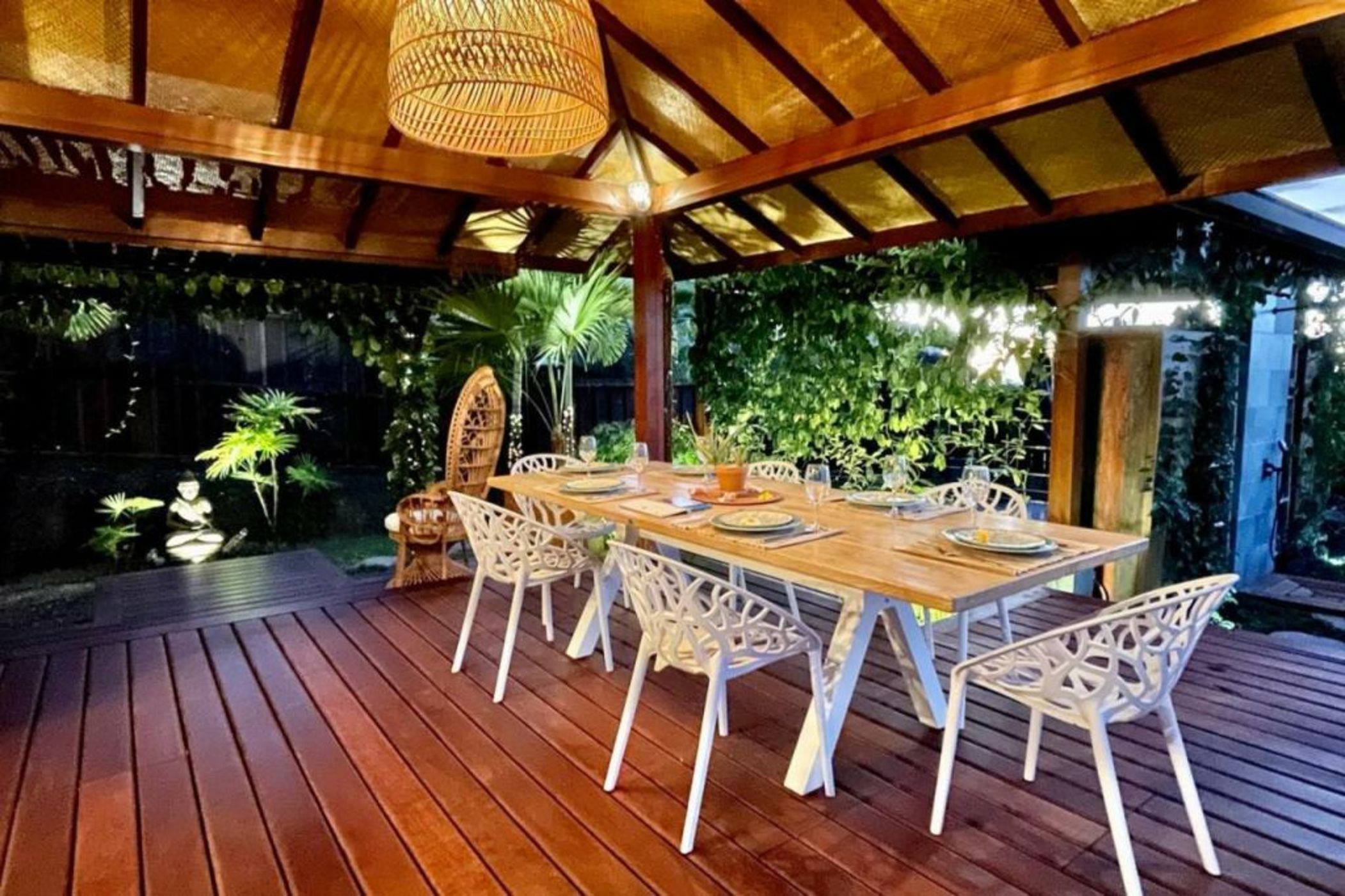 Villa Manuiti, balinese luxury home - private swim SPA, ocean view - OFYR BBQ - KoÏ pond