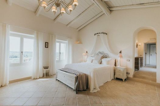La Villa Hotel