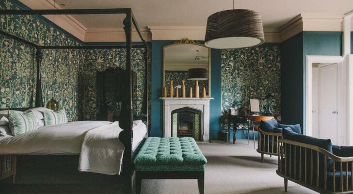 Hampton Manor
