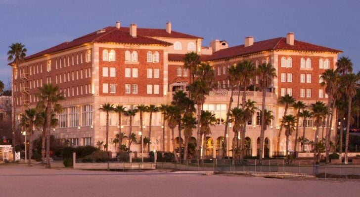 Casa Del Mar