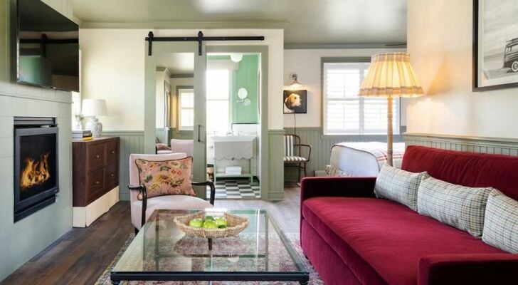 Le Petit Pali at 8th Ave
