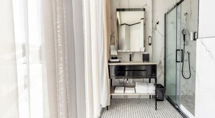 Le Capitole Hotel