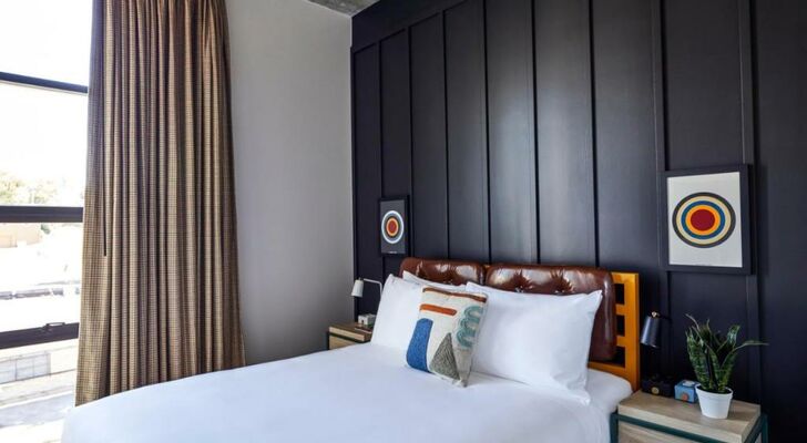 Waymore's Guest House and Casual Club