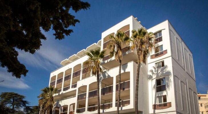 MOB HOTEL Cannes