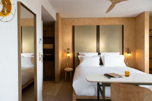 MOB HOTEL Cannes