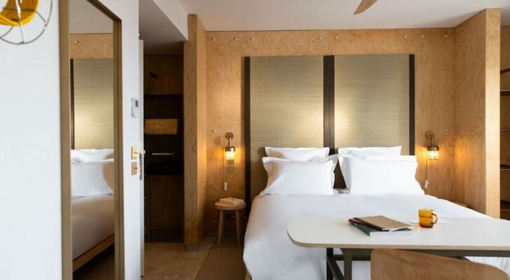 MOB HOTEL Cannes