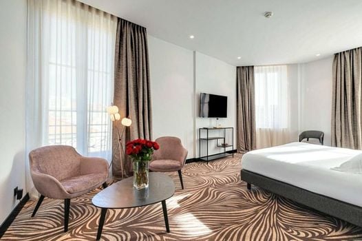 Hôtel Apollinaire Nice