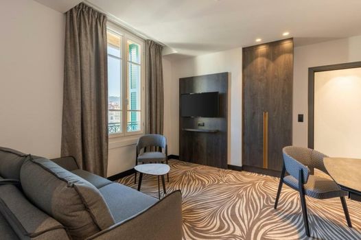 Hôtel Apollinaire Nice