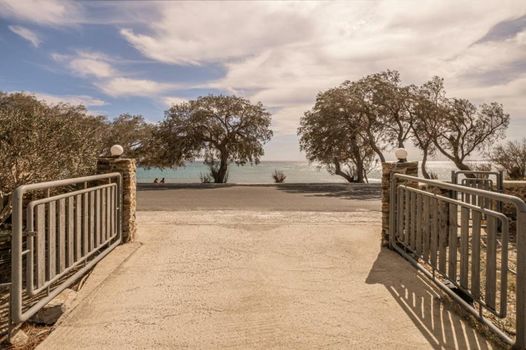 Yenesis Seaside Retreat - Adults only