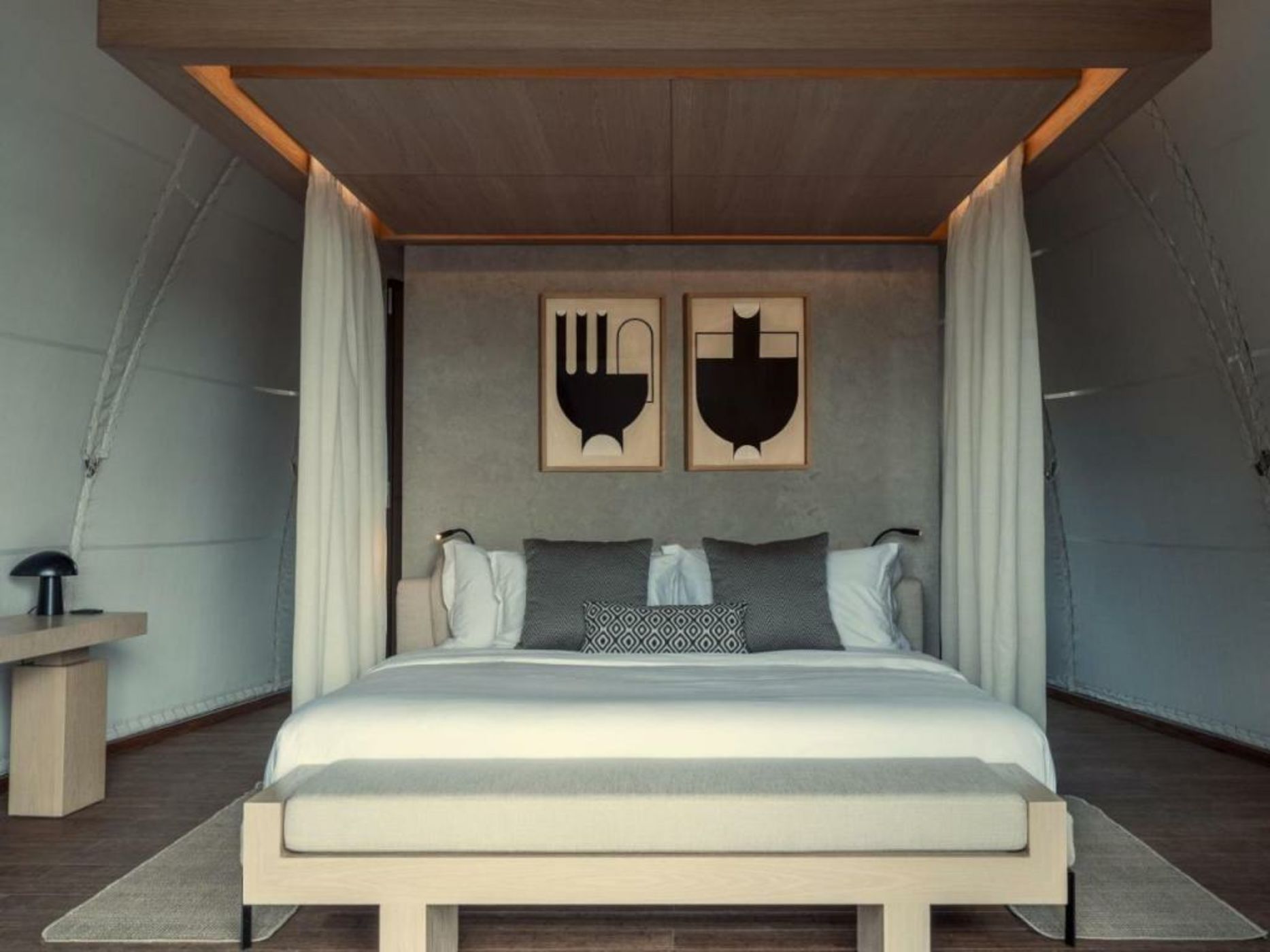 91 Athens Riviera, The Resort