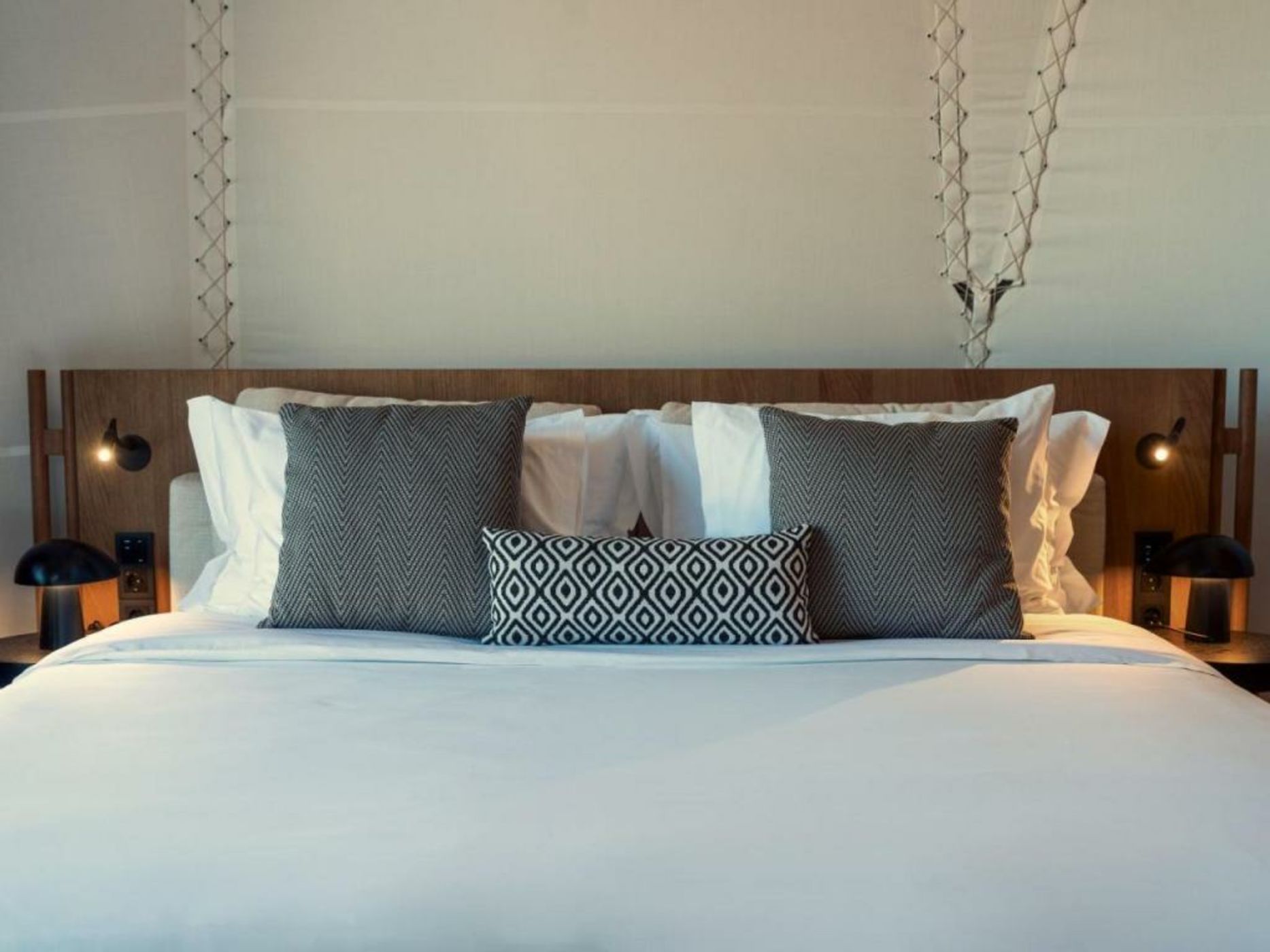 91 Athens Riviera, The Resort