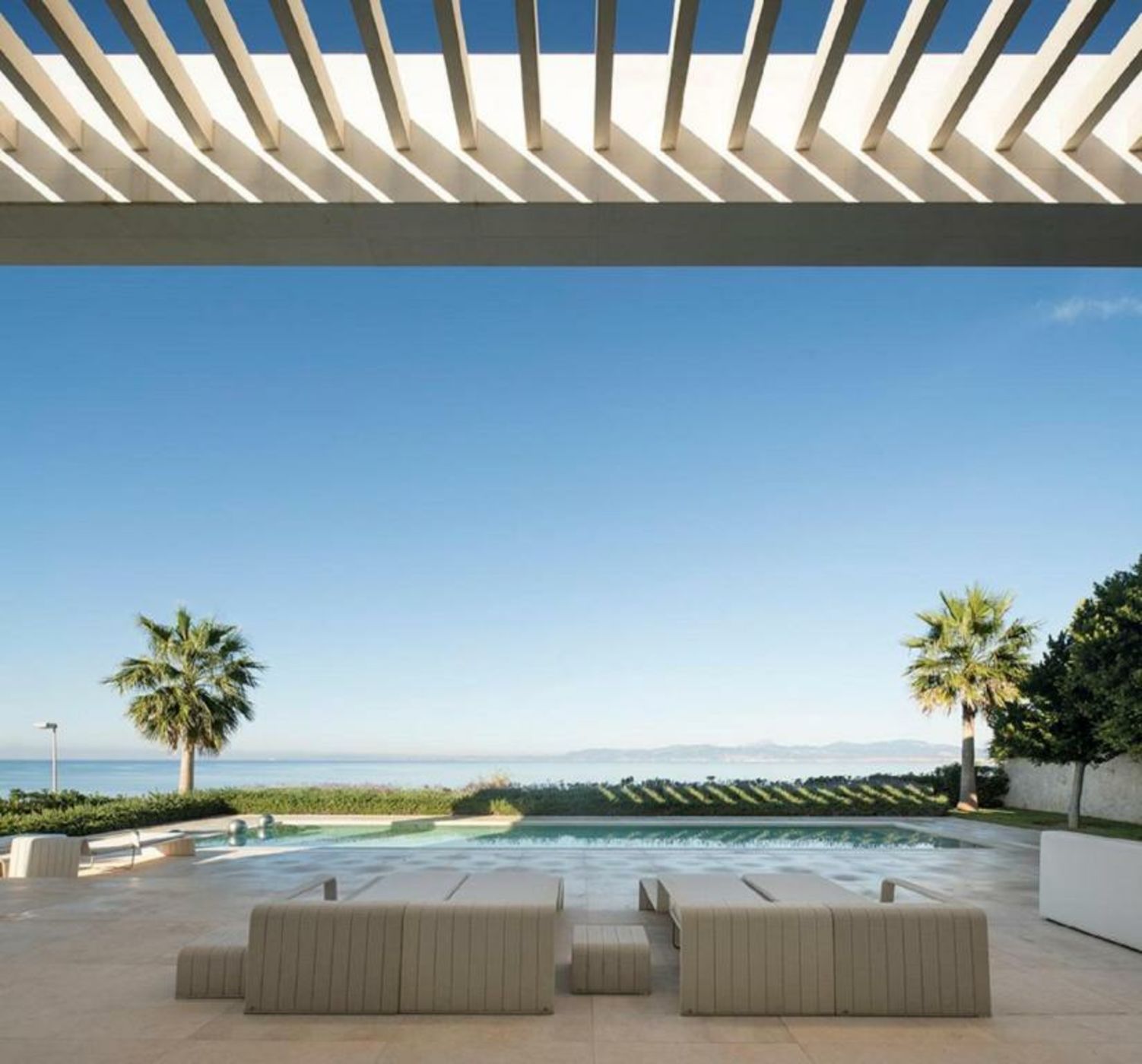 PALMA BAY FRONT LINE