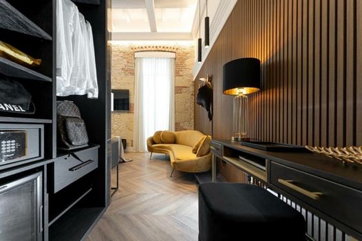 Nero Luxury Suites