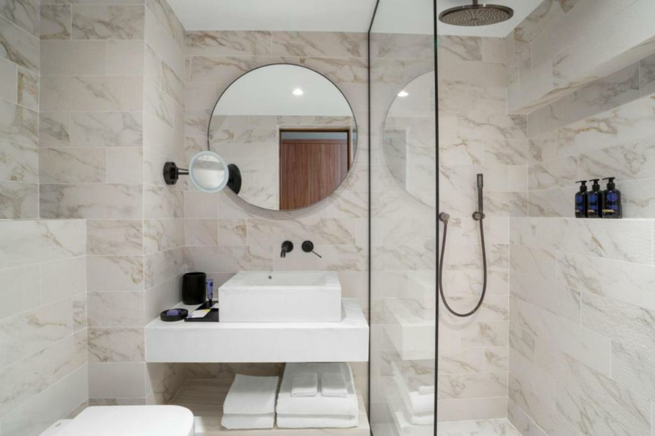 Cardo Roma, Autograph Collection