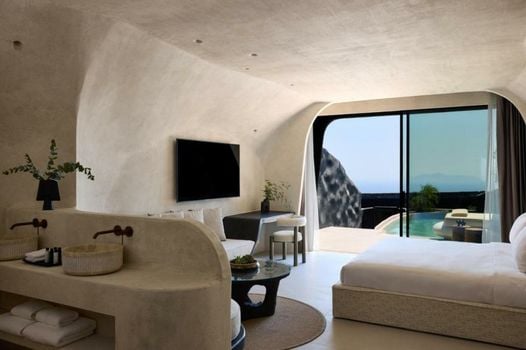 One of One Hotel