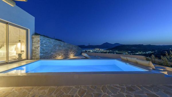 Solus Suites Milos