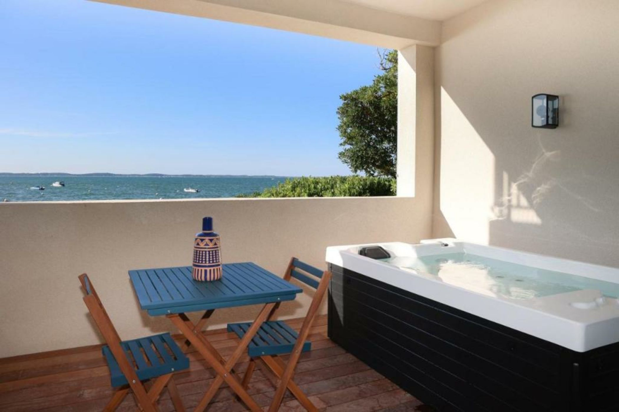 Les Vagues Hotel & Spa