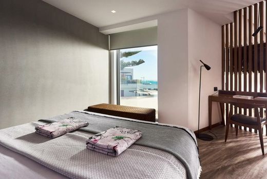Dyo Suites