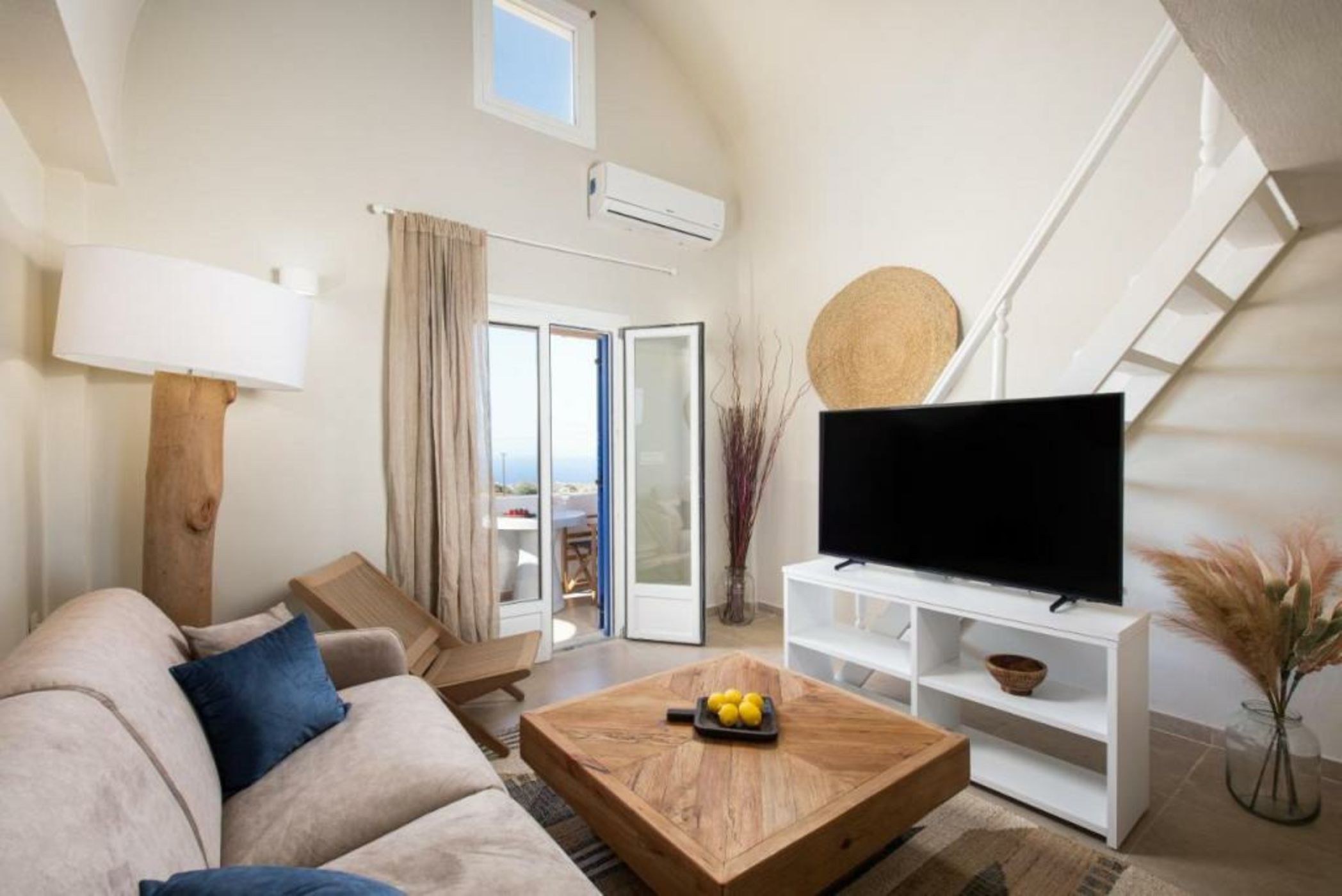 Bios Santorini Vegan - Vegetarian Boutique Hotel