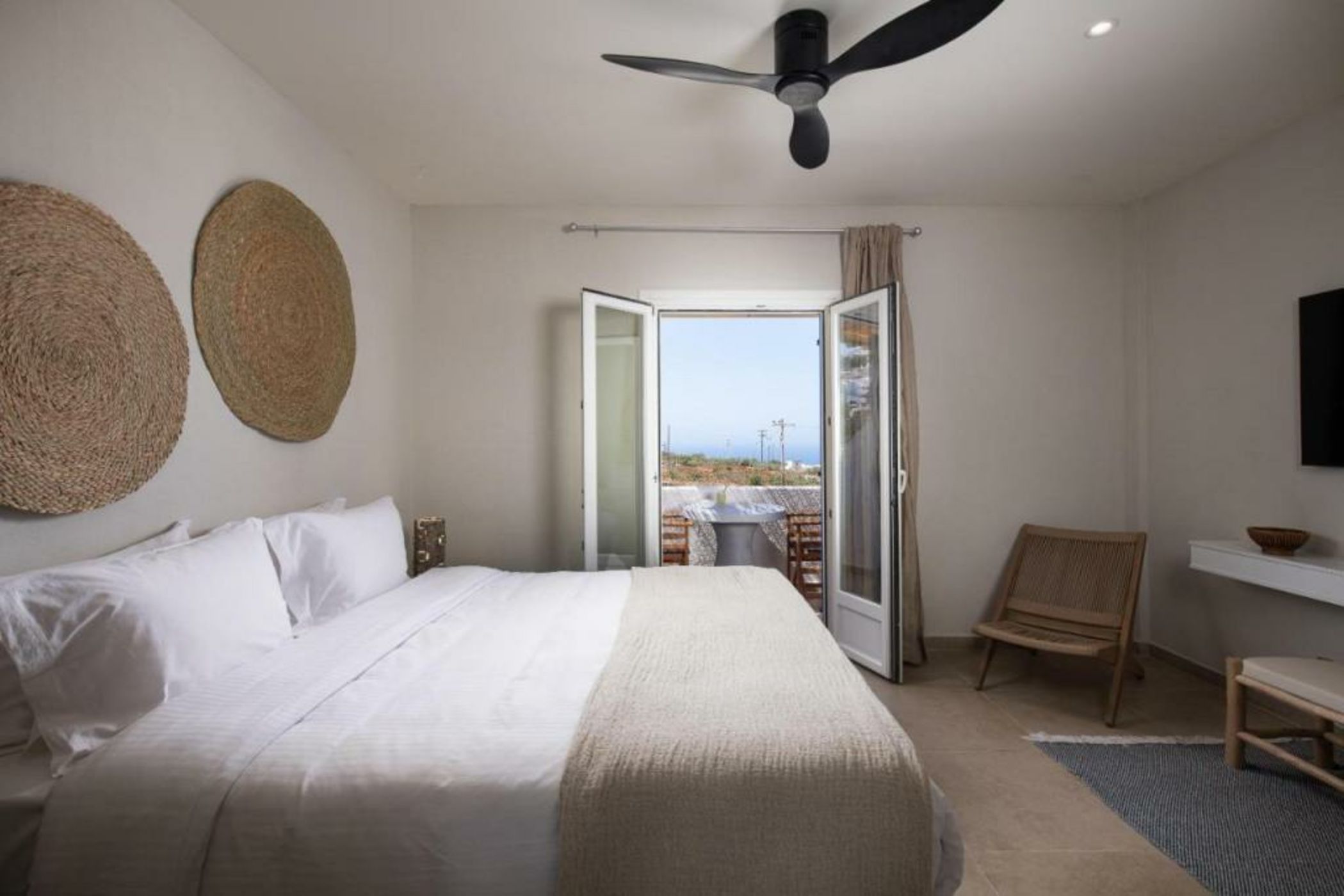 Bios Santorini Vegan - Vegetarian Boutique Hotel