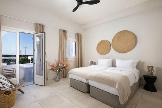 Bios Santorini Vegan - Vegetarian Boutique Hotel