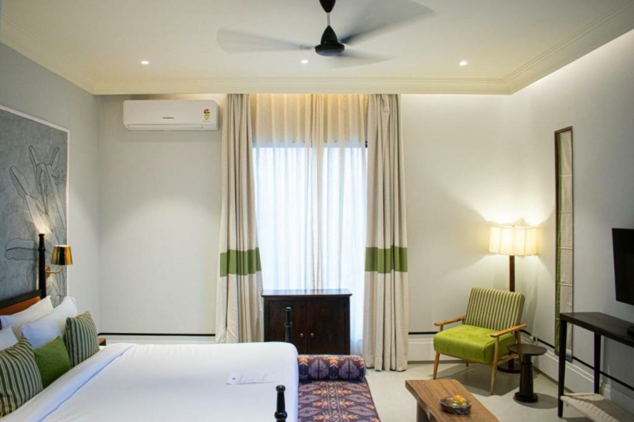 The Sierra - By The Lake