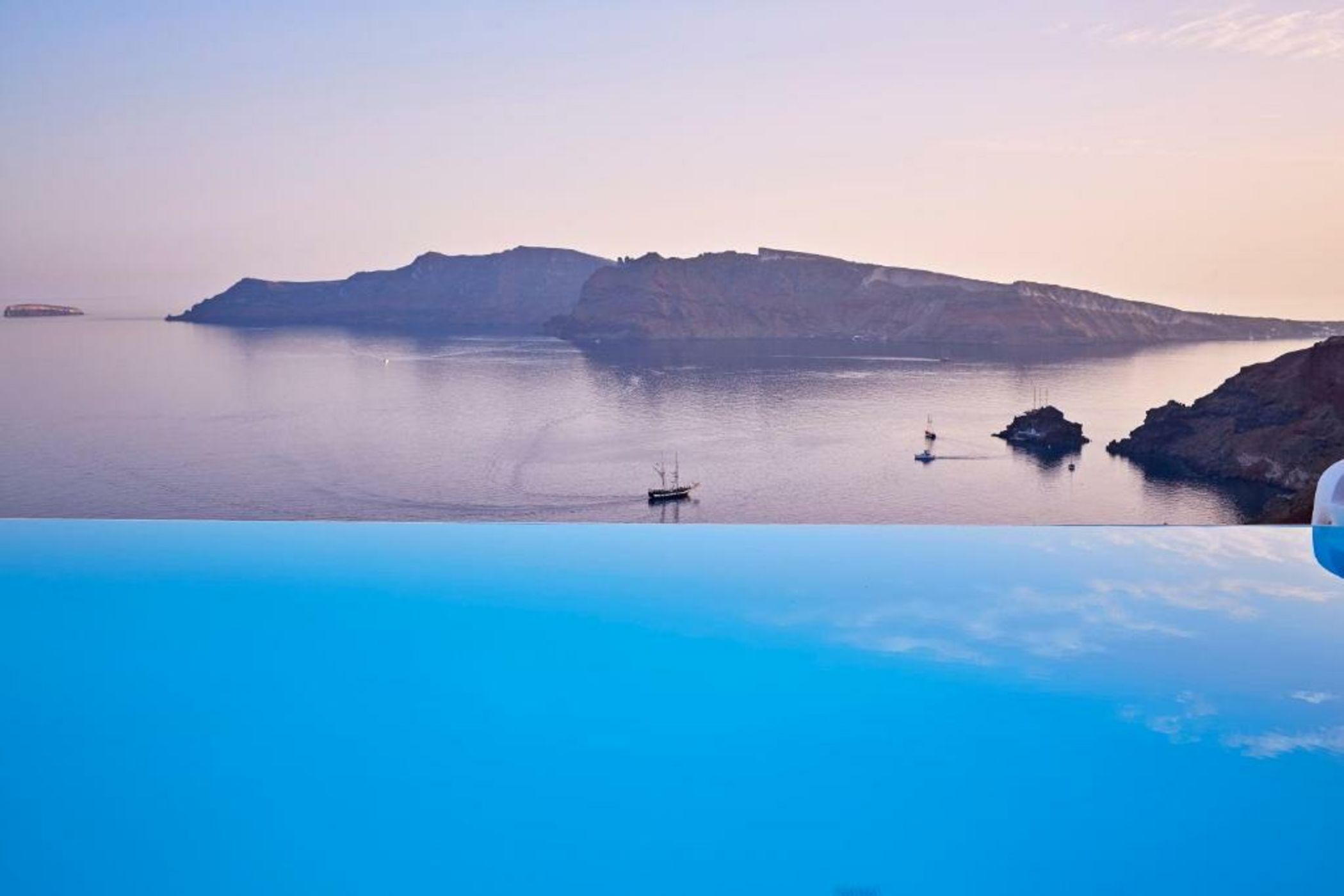 Katikies Santorini - The Leading Hotels Of The World