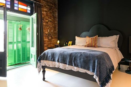 Hotel Lola
