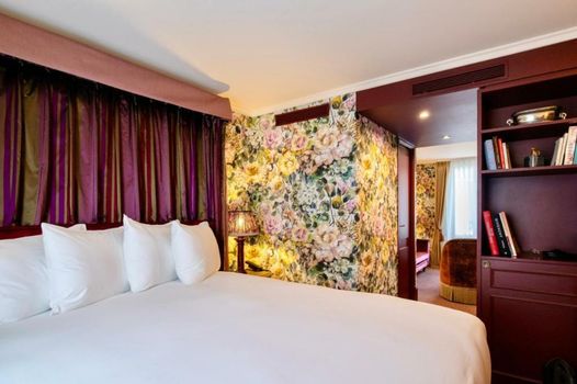 UNE AUTRE CHAMBRE