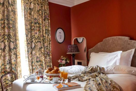 UNE AUTRE CHAMBRE